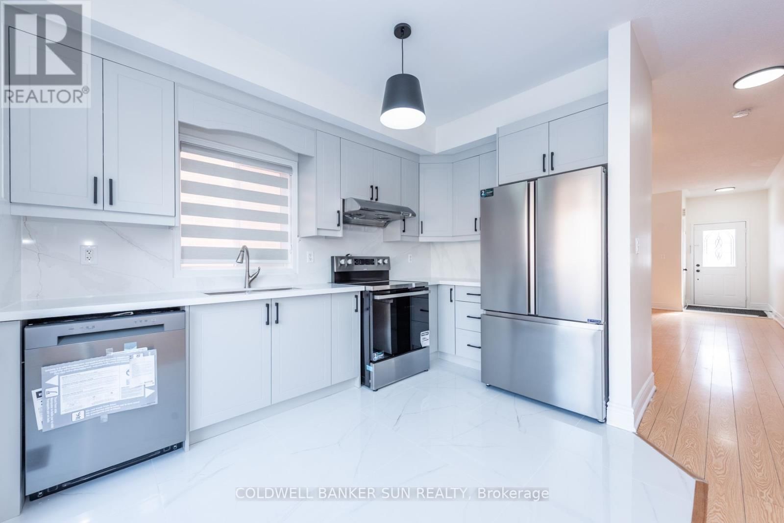 13 TRAVIS CRESCENT Image 14