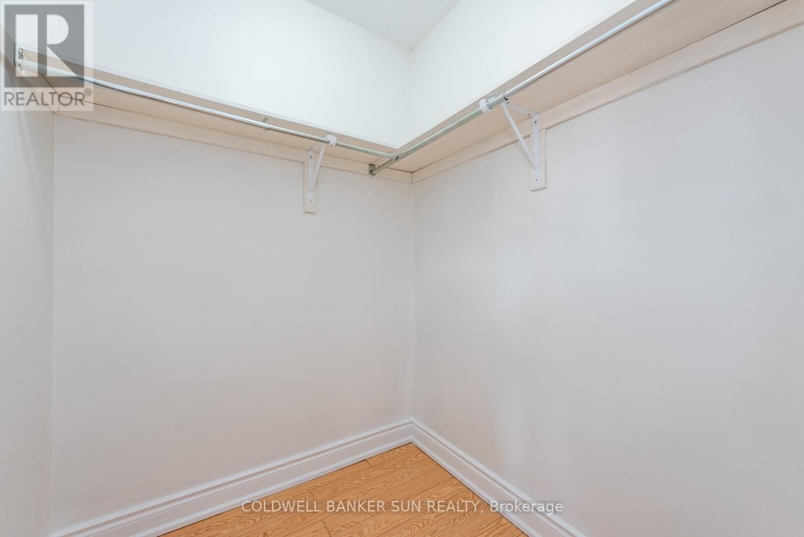 13 TRAVIS CRESCENT Image 23