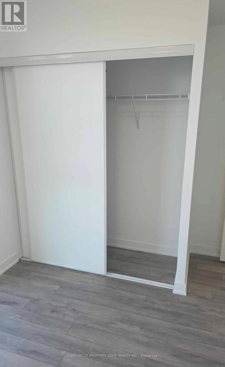 2117 - 15 SKYRIDGE DRIVE Image 3