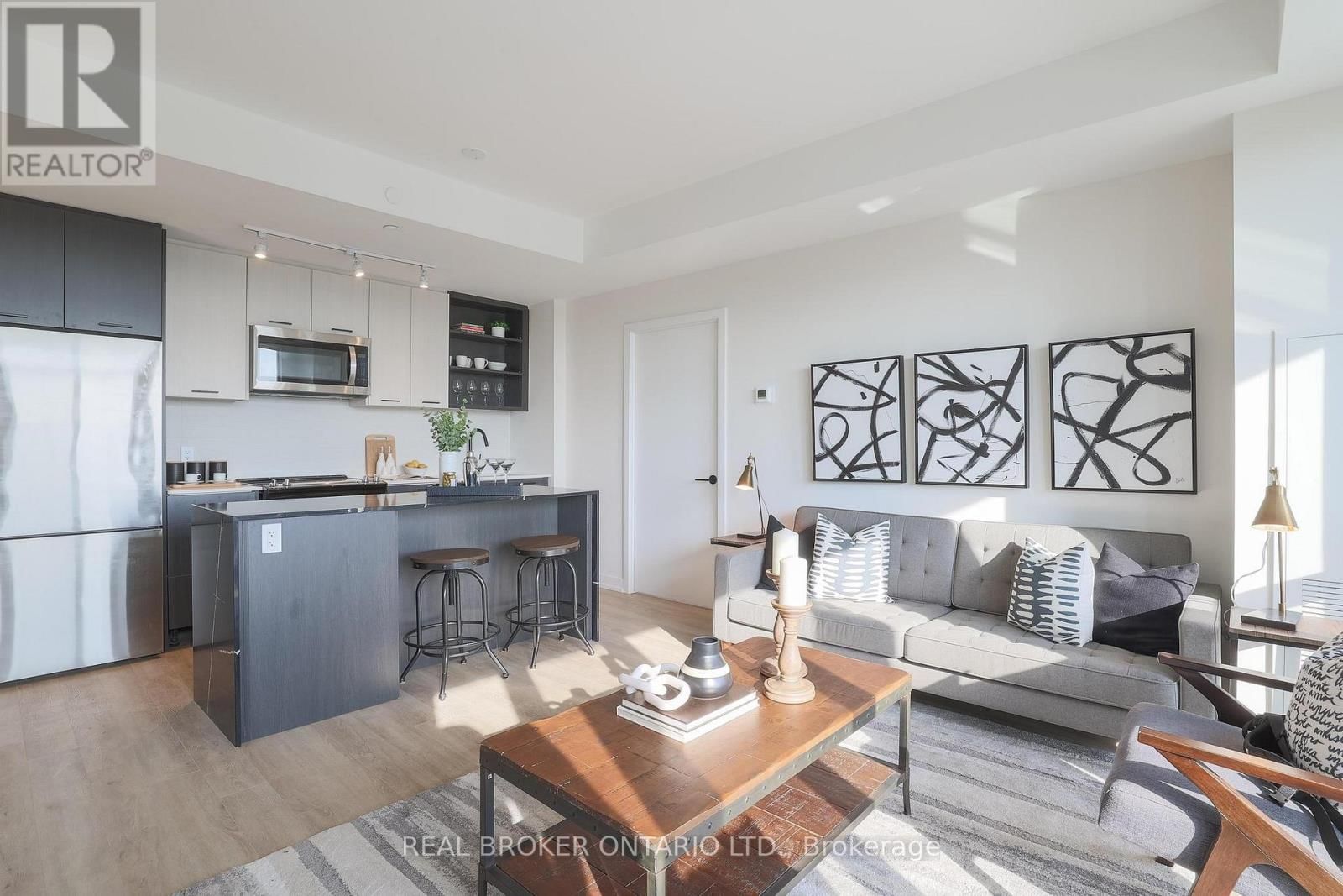 915 - 2300 ST CLAIR AVENUE WEST Image 11