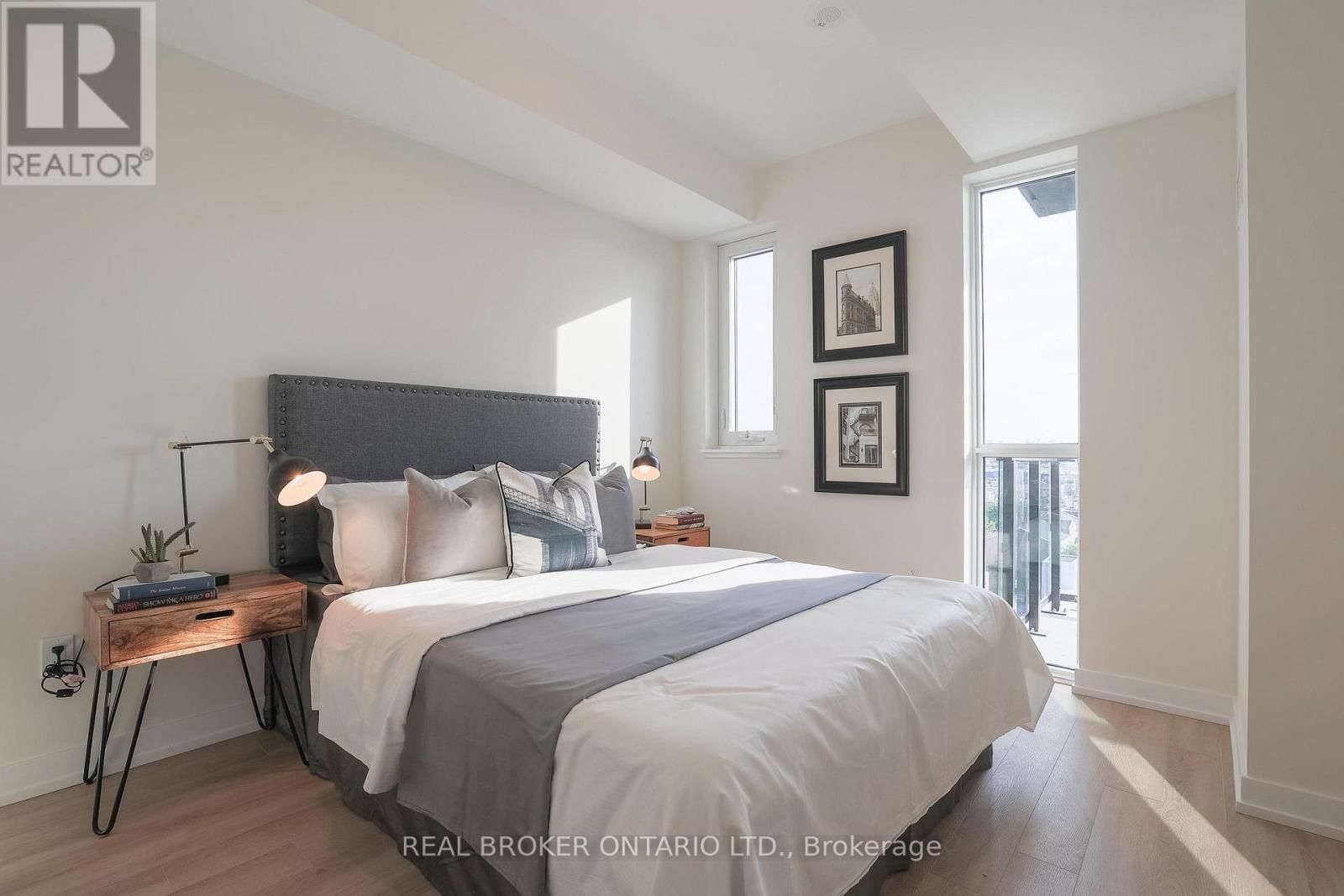 915 - 2300 ST CLAIR AVENUE WEST Image 14