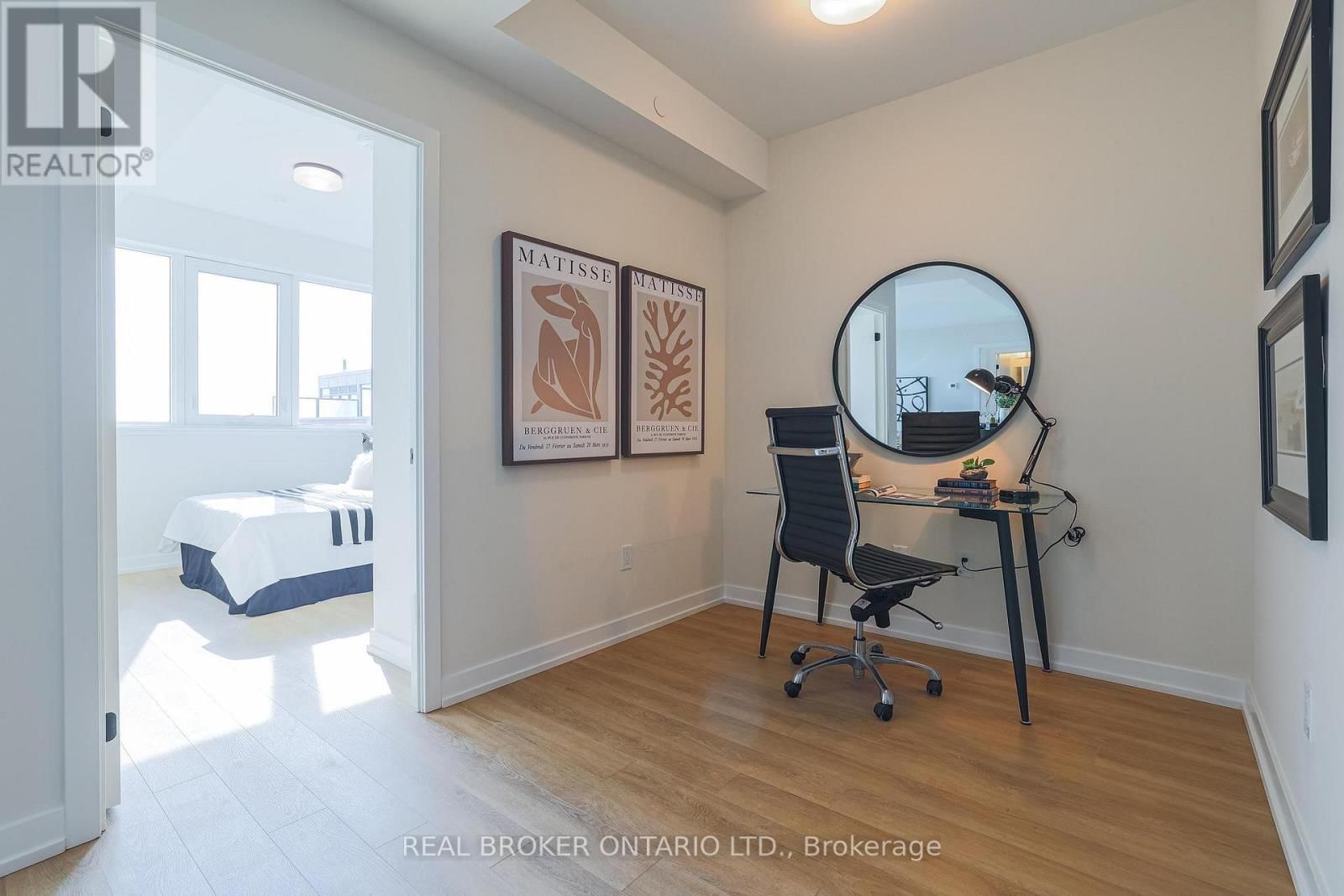 915 - 2300 ST CLAIR AVENUE WEST Image 18