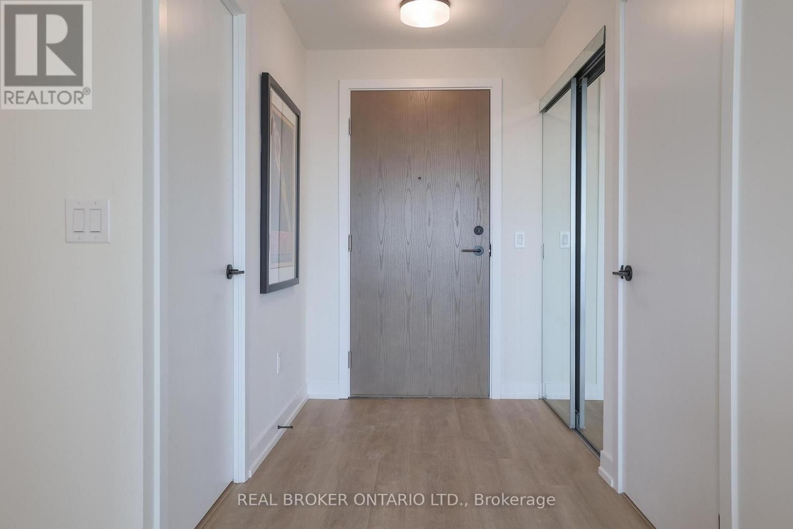 915 - 2300 ST CLAIR AVENUE WEST Image 2