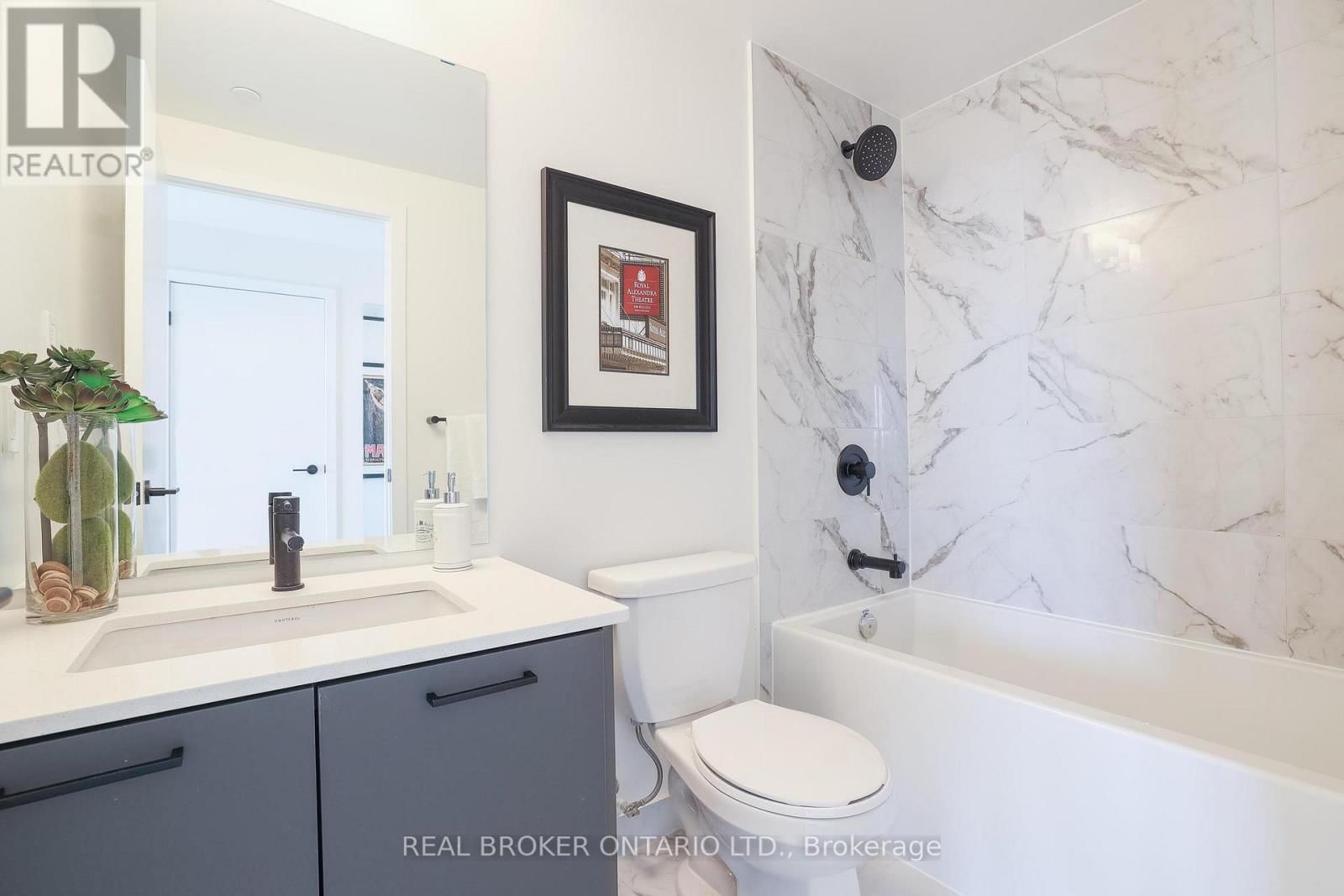 915 - 2300 ST CLAIR AVENUE WEST Image 22