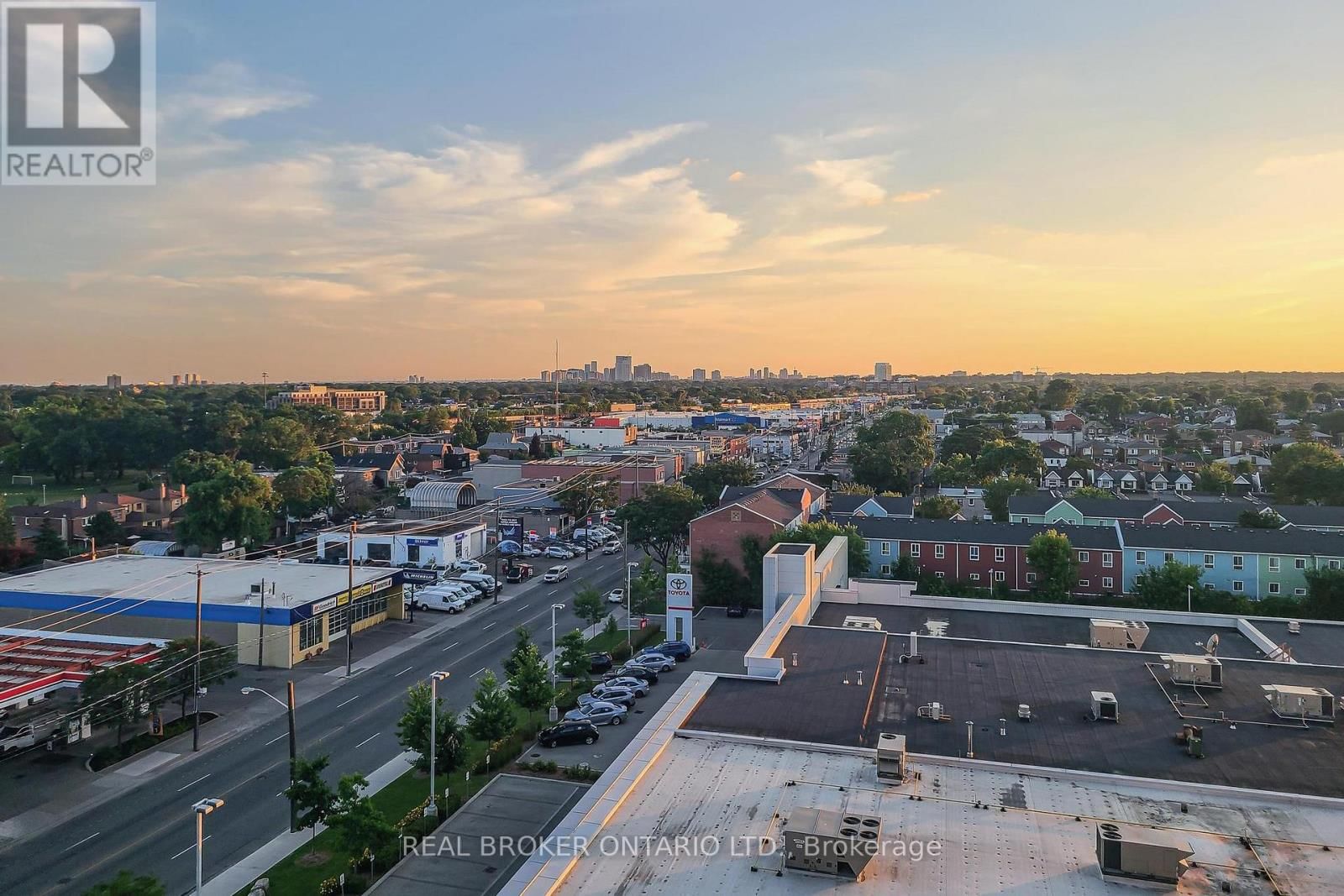 915 - 2300 ST CLAIR AVENUE WEST Image 25