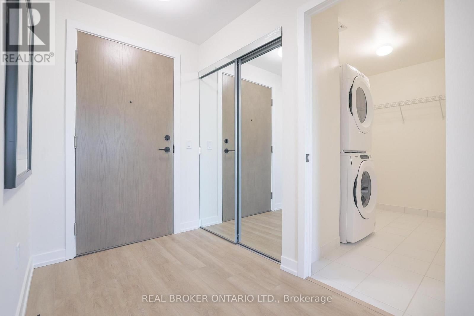 915 - 2300 ST CLAIR AVENUE WEST Image 28