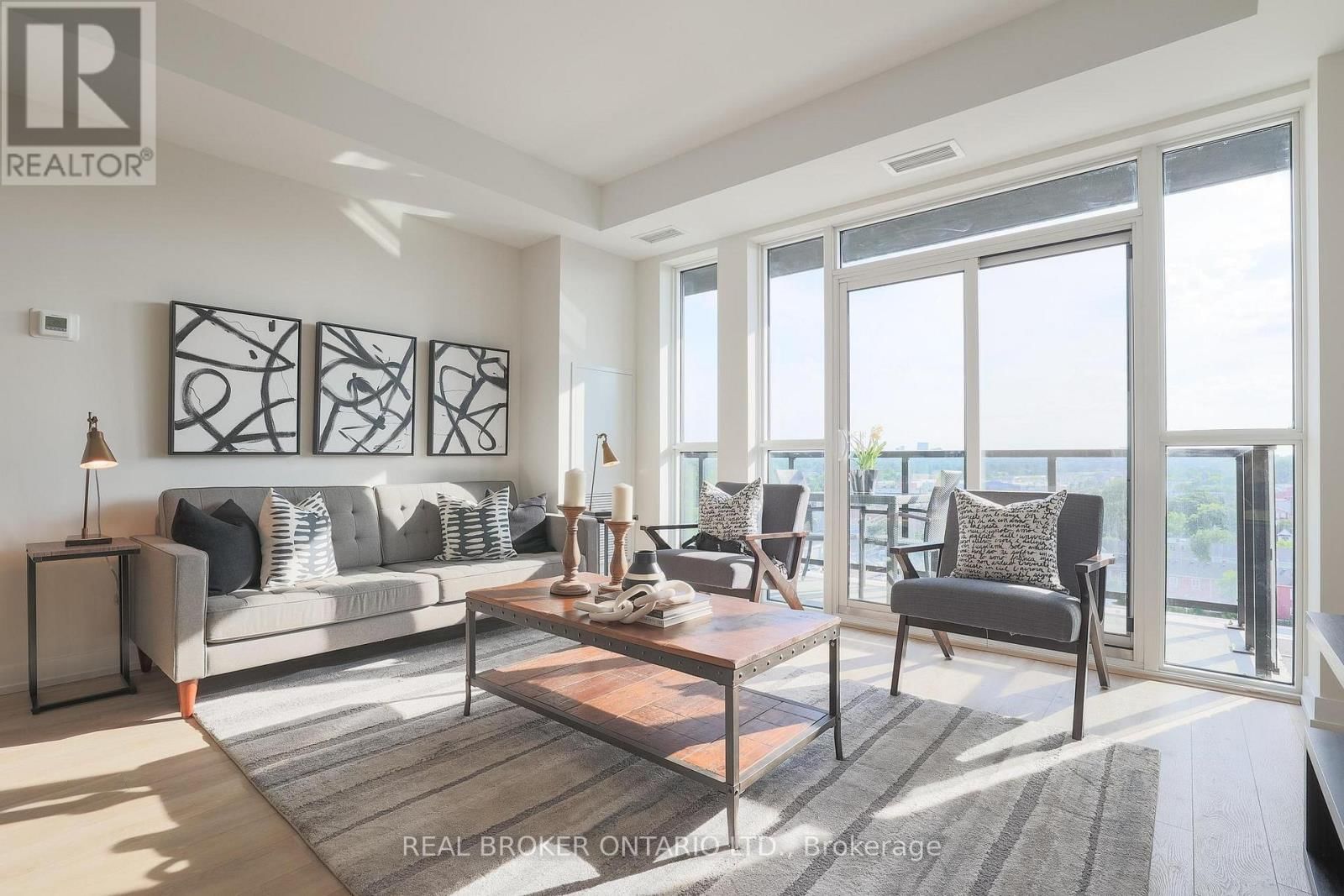 915 - 2300 ST CLAIR AVENUE WEST Image 9