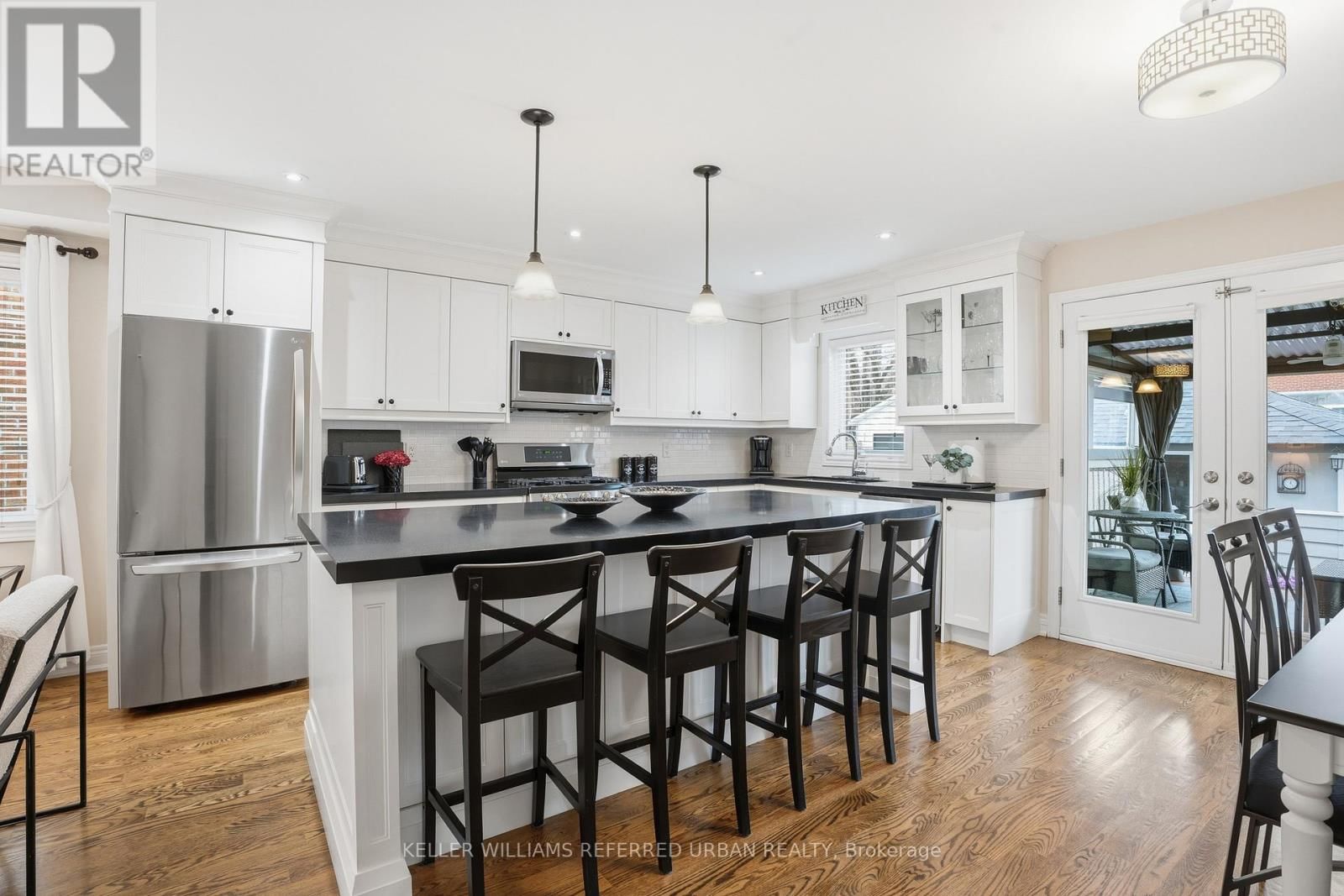 266 MELROSE STREET Image 12