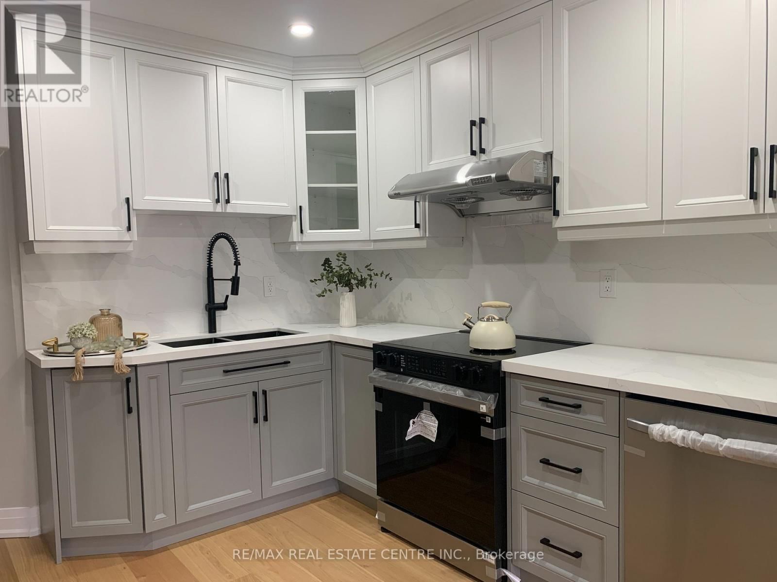 125 DUFFERIN STREET Image 11