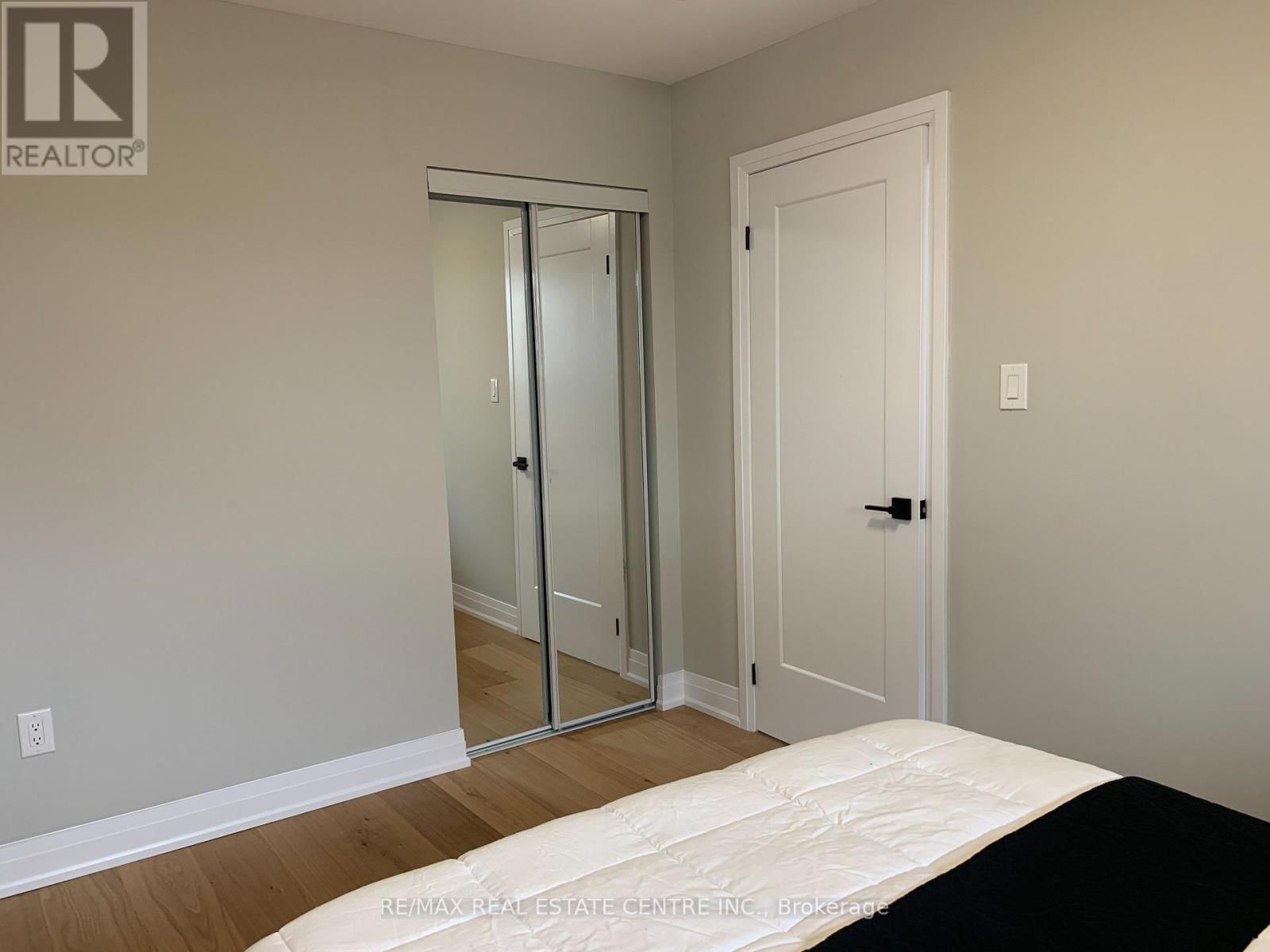 125 DUFFERIN STREET Image 18