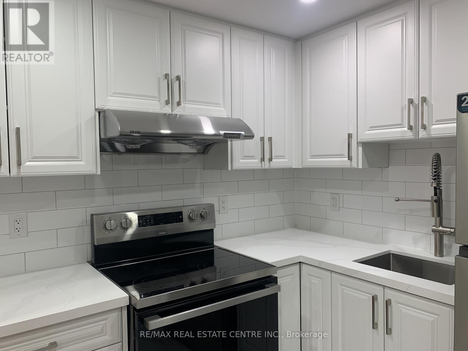 125 DUFFERIN STREET Image 28