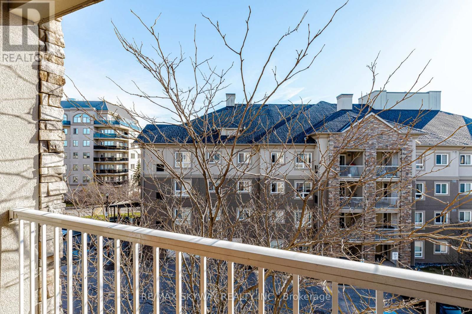 1403 - 8 DAYSPRING CIRCLE Image 43