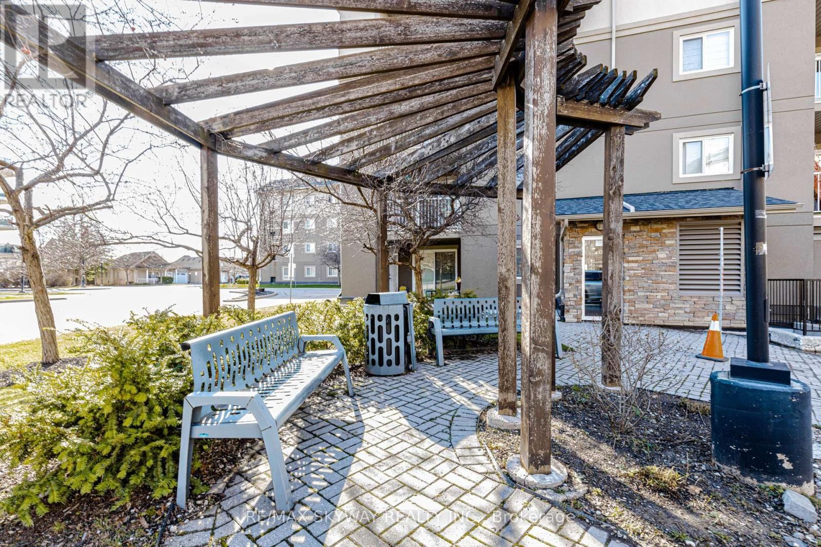 1403 - 8 DAYSPRING CIRCLE Image 47