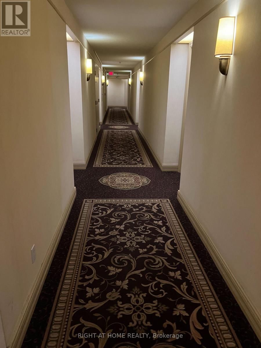 919 - 25 KINGSBRIDGE GARDEN CIRCLE Image 4