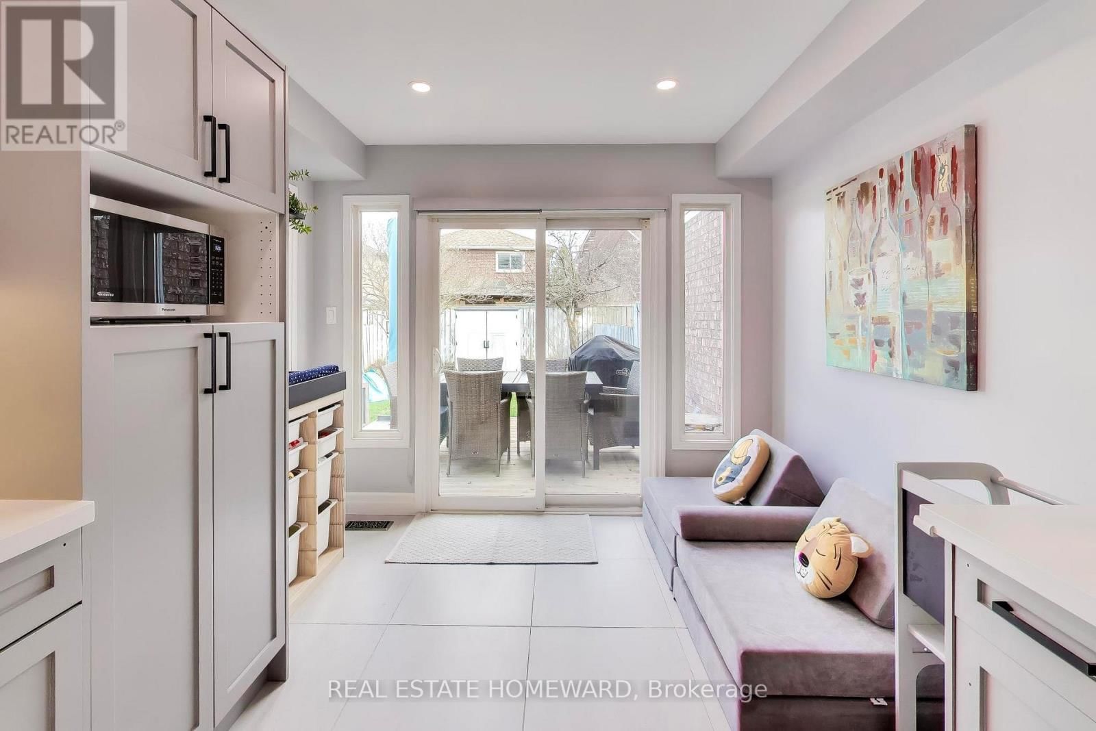 3375 FENWICK CRESCENT Image 10