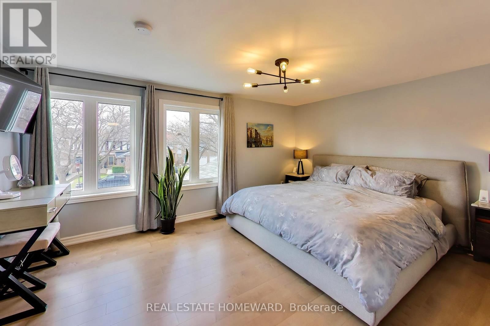 3375 FENWICK CRESCENT Image 12