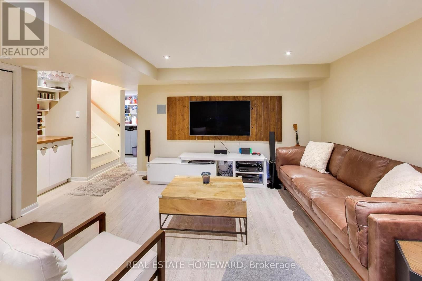 3375 FENWICK CRESCENT Image 20