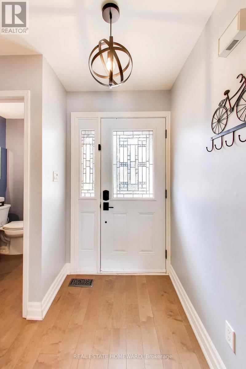 3375 FENWICK CRESCENT Image 3