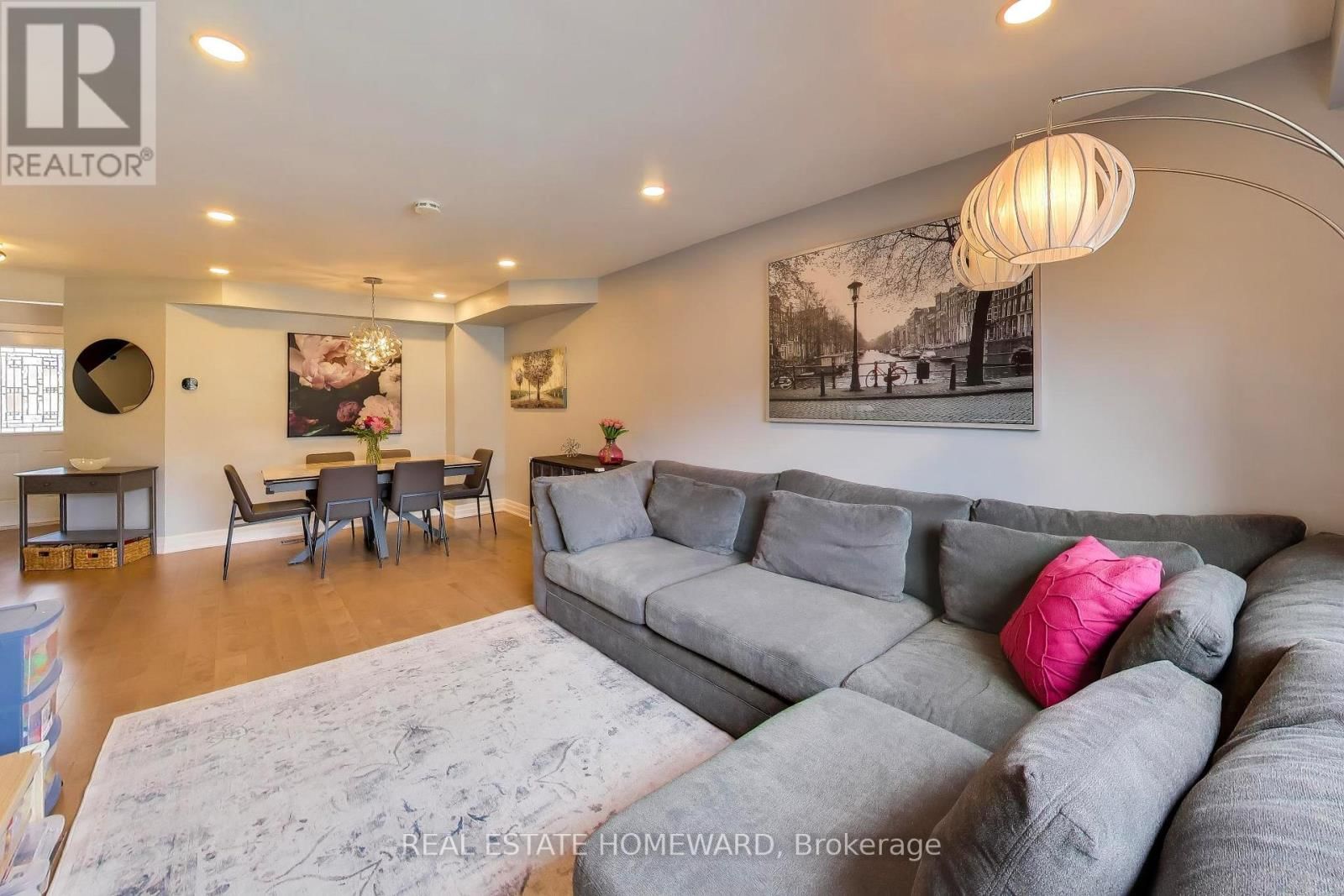 3375 FENWICK CRESCENT Image 5