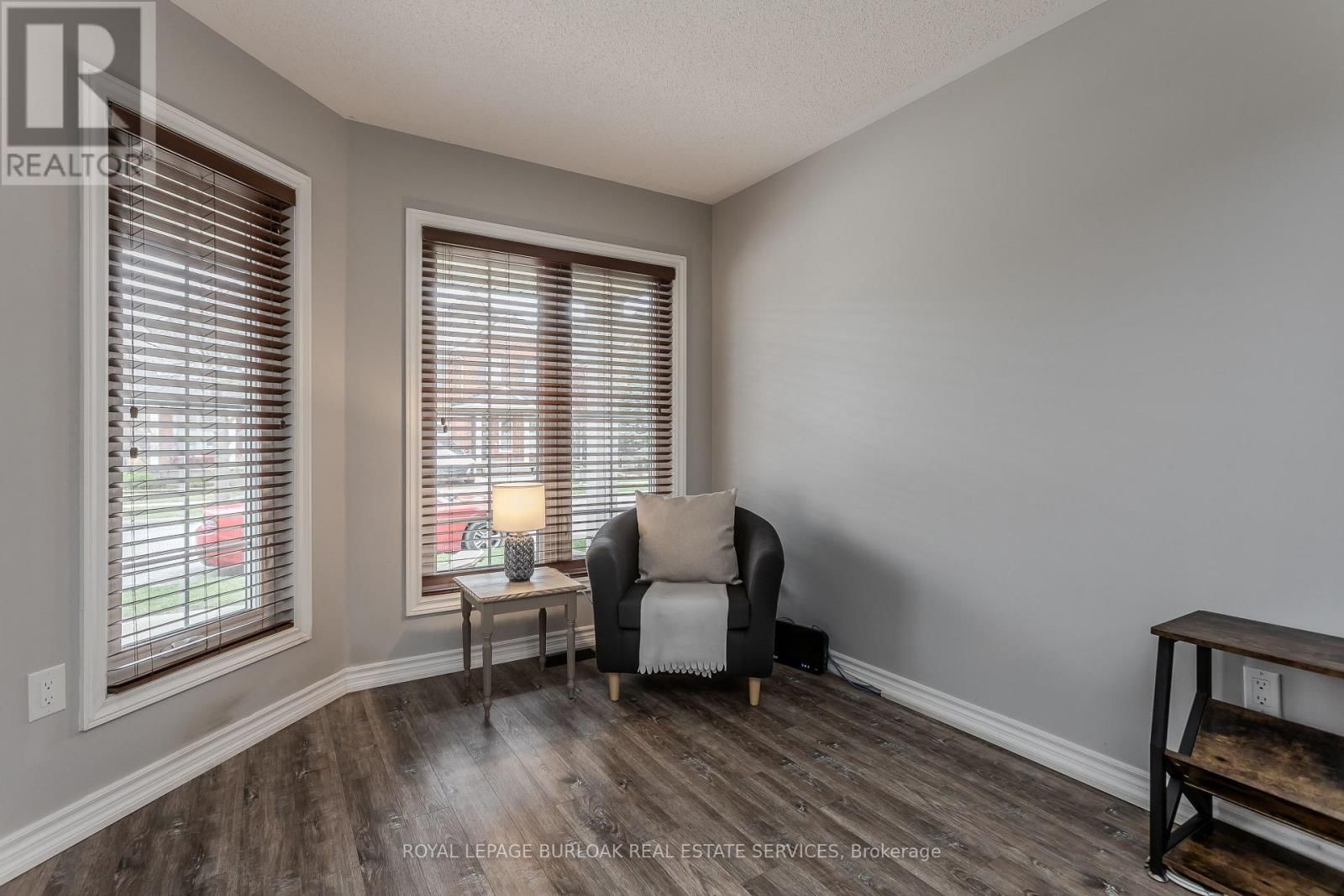 4077 GUNBY CRESCENT Image 11