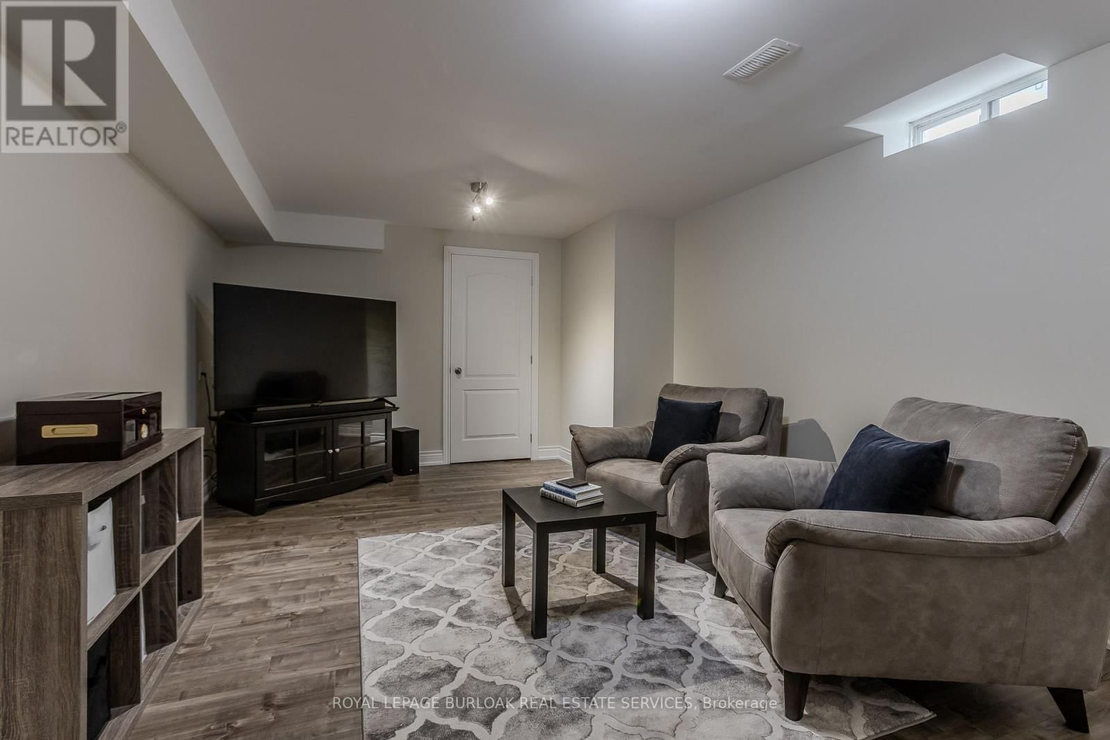 4077 GUNBY CRESCENT Image 22