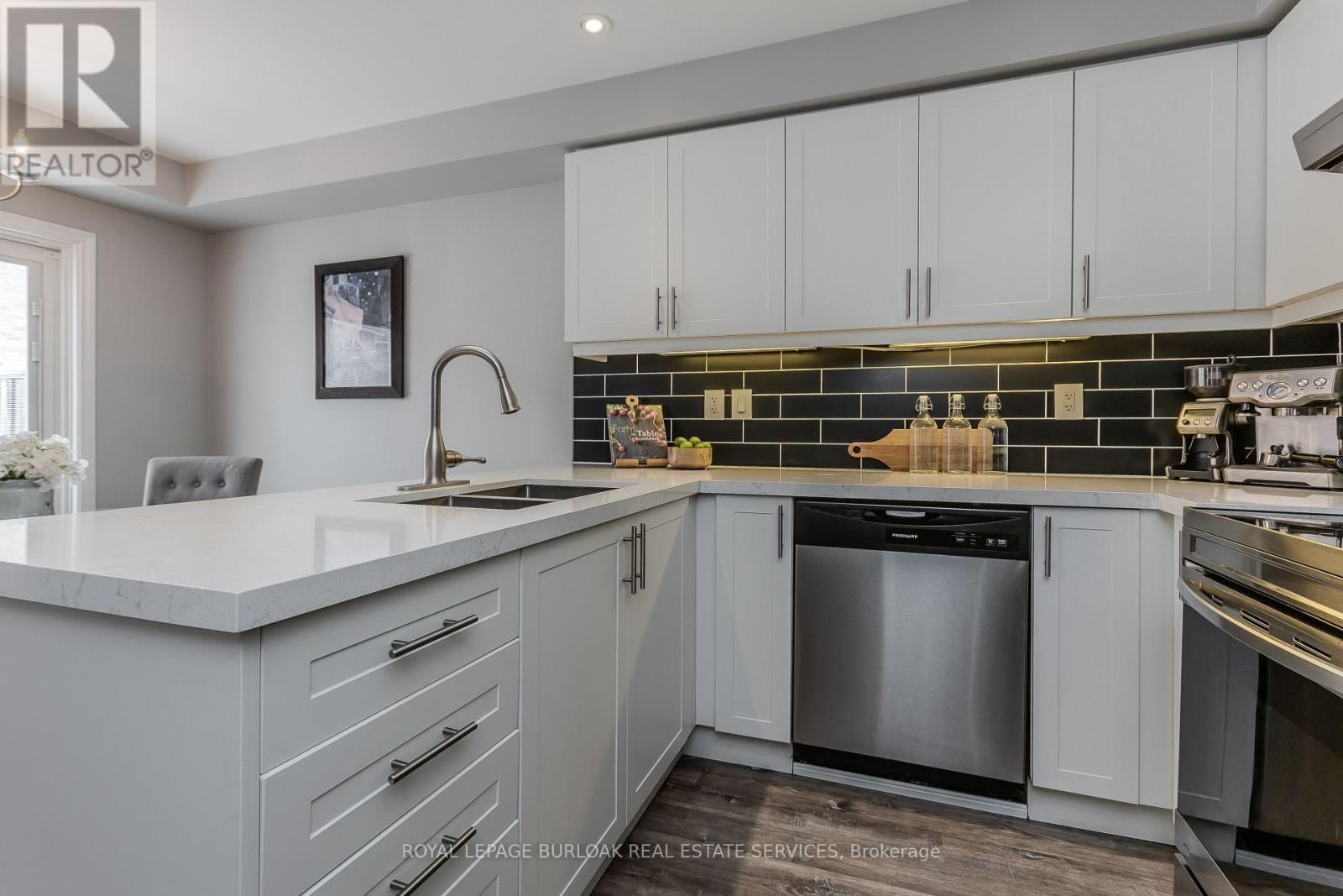 4077 GUNBY CRESCENT Image 6