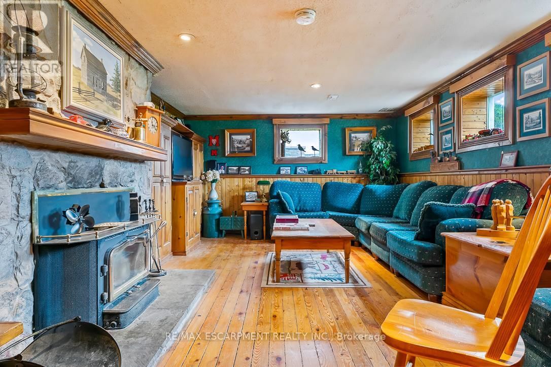 1546 LORNE WOOD ROAD Image 17