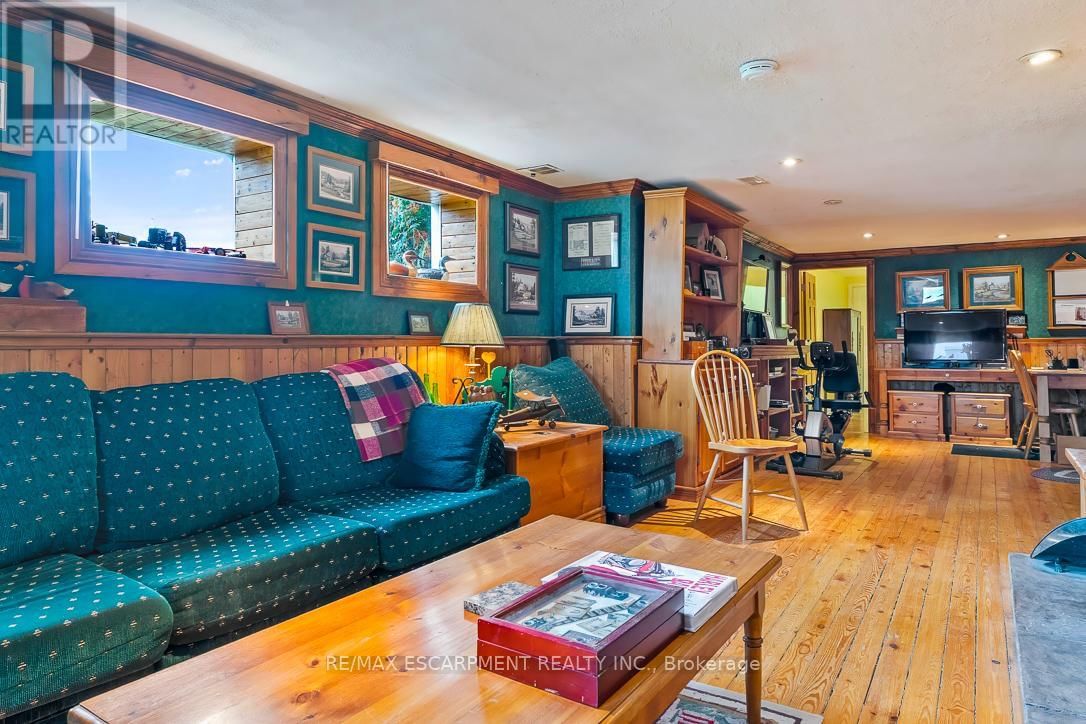 1546 LORNE WOOD ROAD Image 18