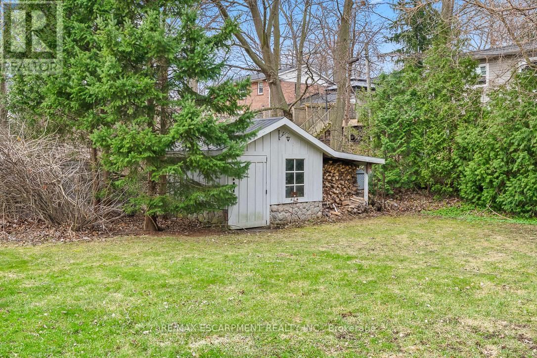 1546 LORNE WOOD ROAD Image 25