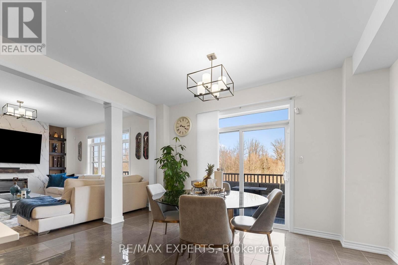 572 QUEEN MARY DRIVE Image 13