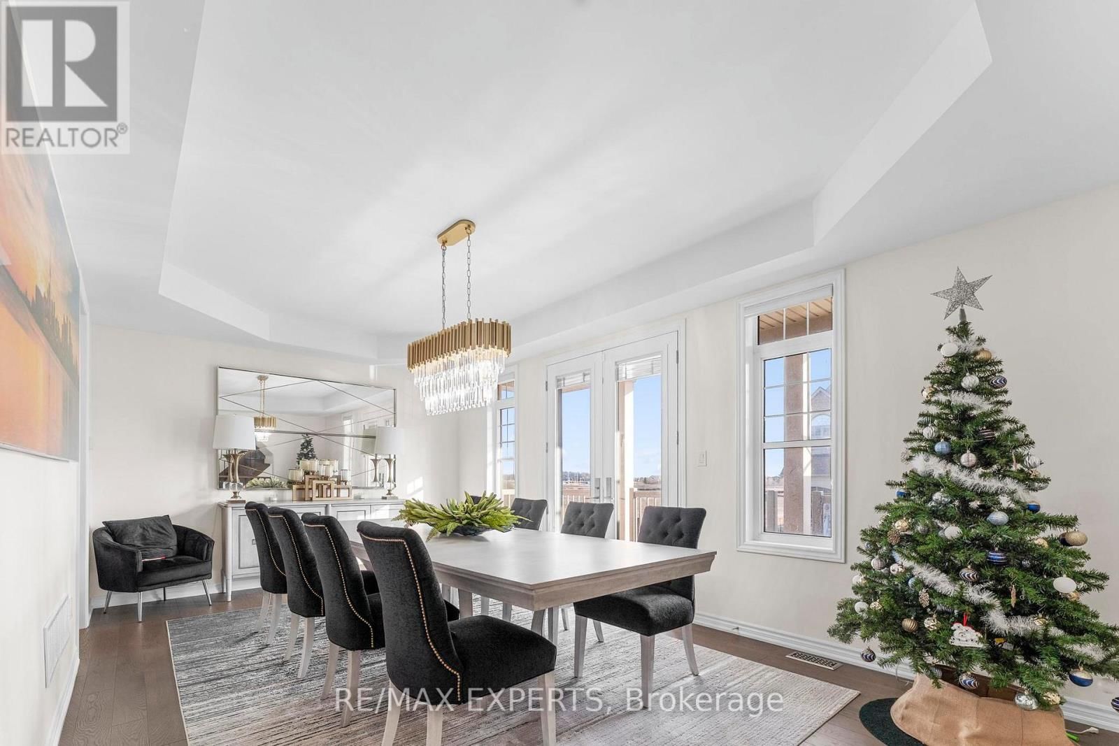 572 QUEEN MARY DRIVE Image 21