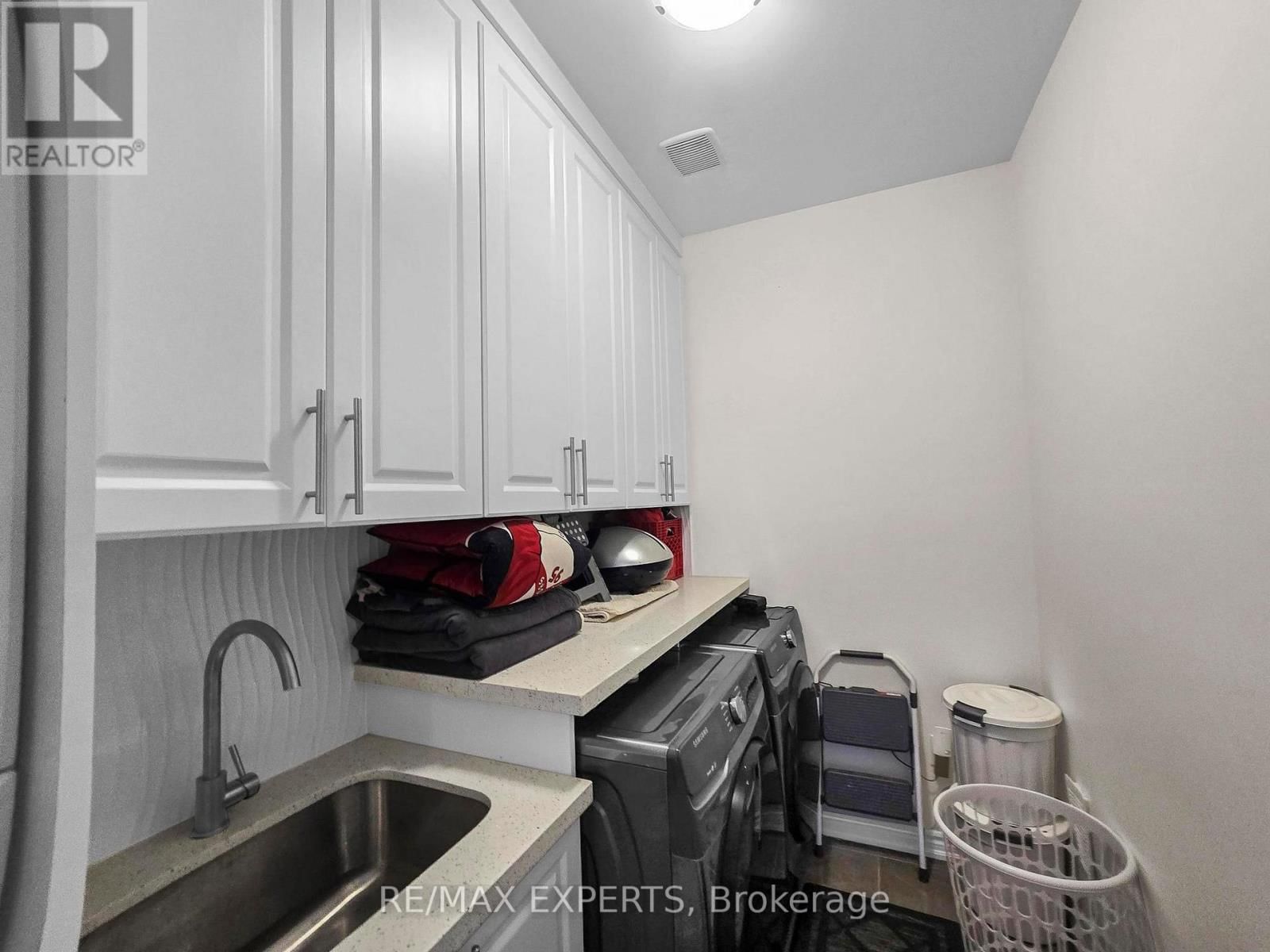 572 QUEEN MARY DRIVE Image 22