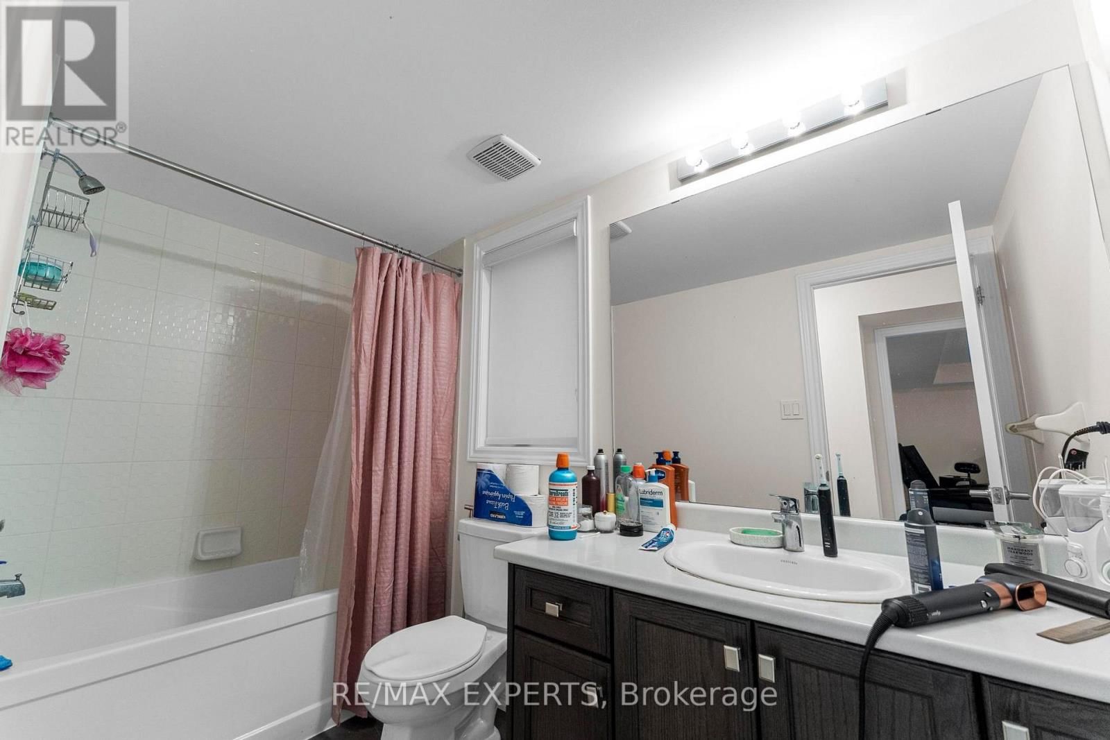 572 QUEEN MARY DRIVE Image 35