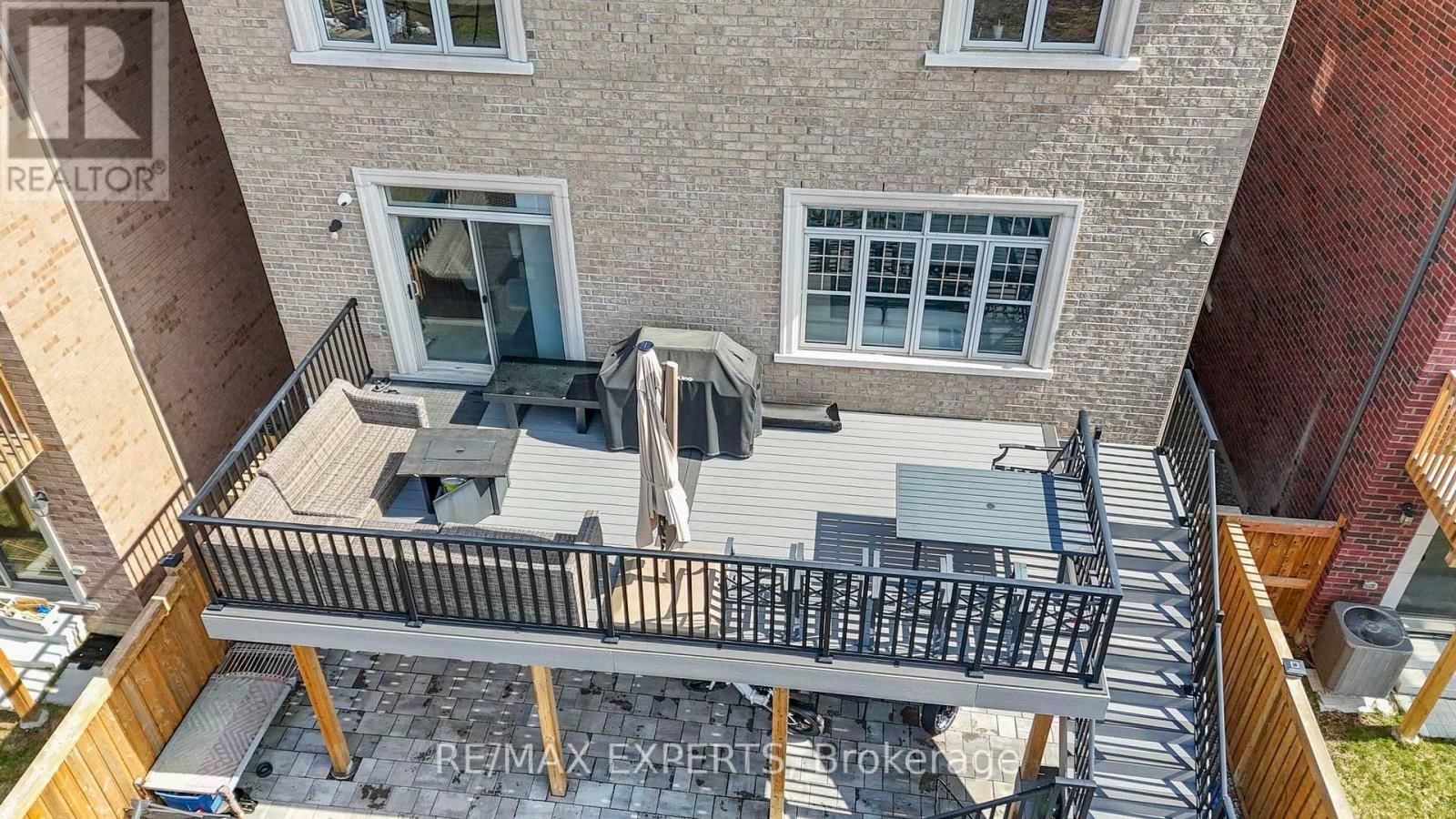 572 QUEEN MARY DRIVE Image 44