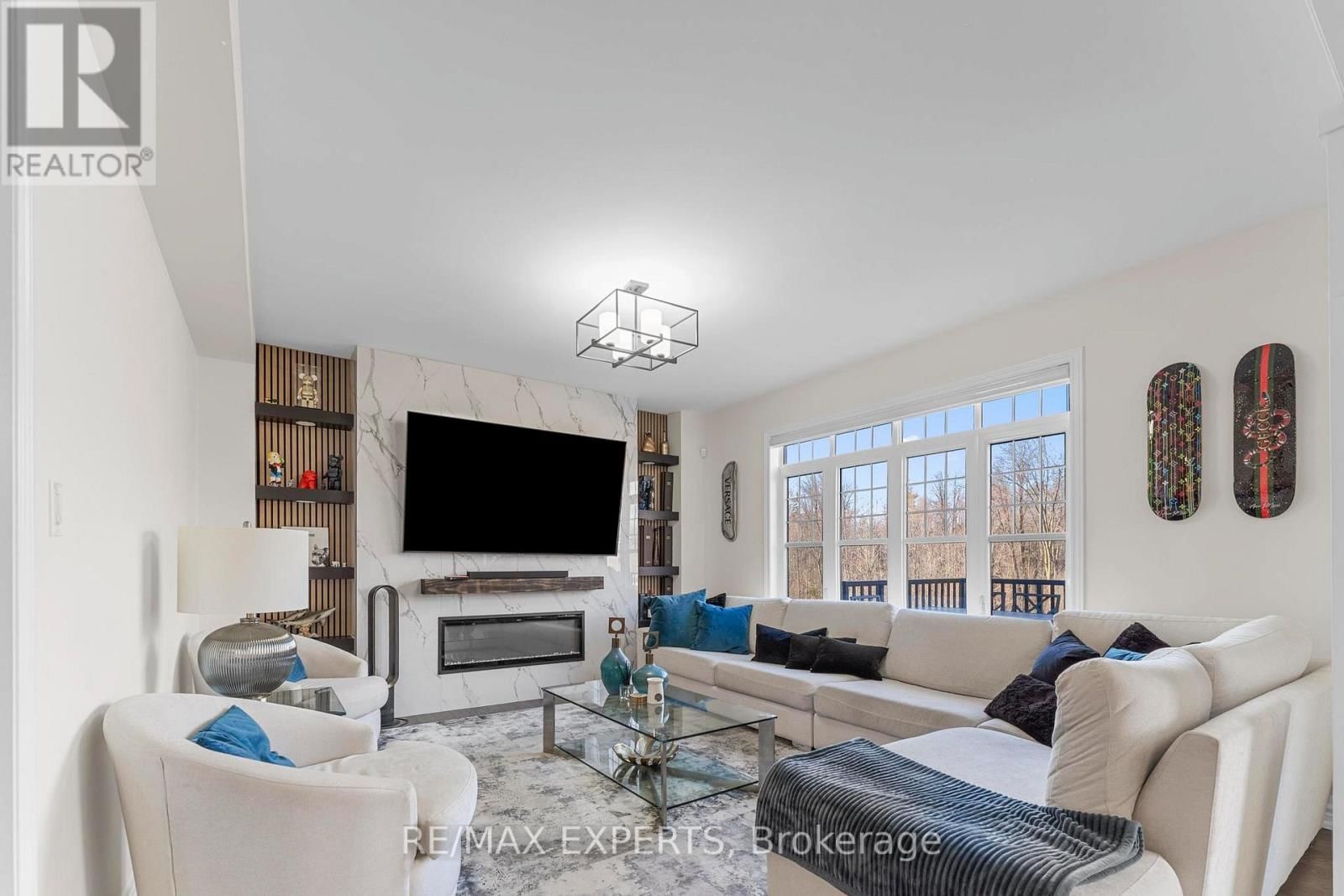 572 QUEEN MARY DRIVE Image 7