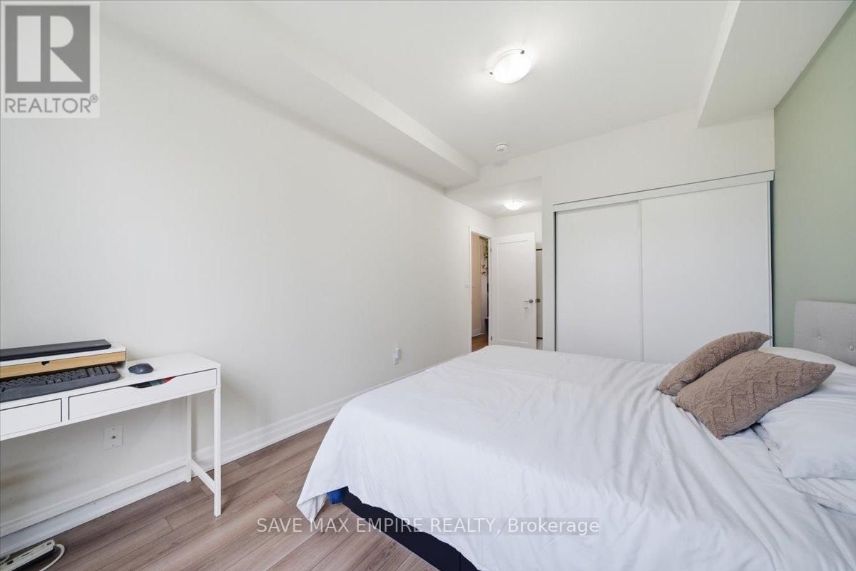 227 - 652 CRICKLEWOOD DRIVE Image 15