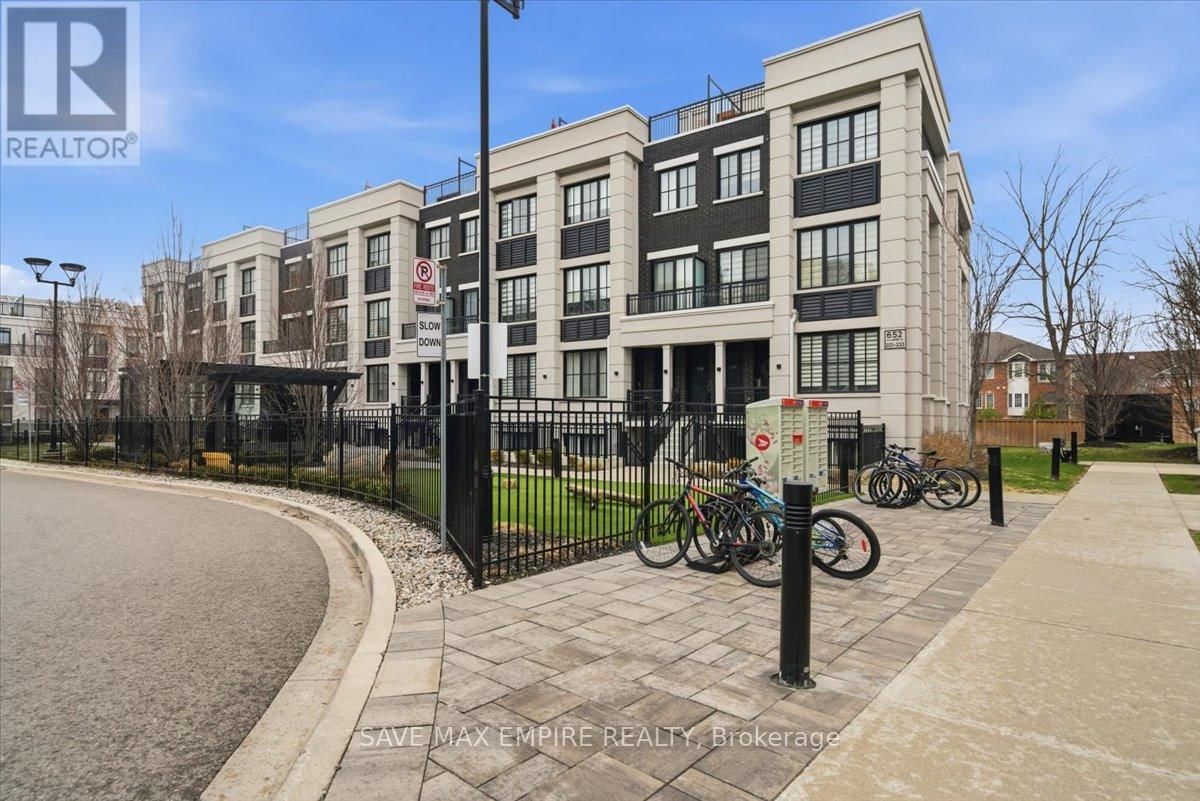 227 - 652 CRICKLEWOOD DRIVE Image 3