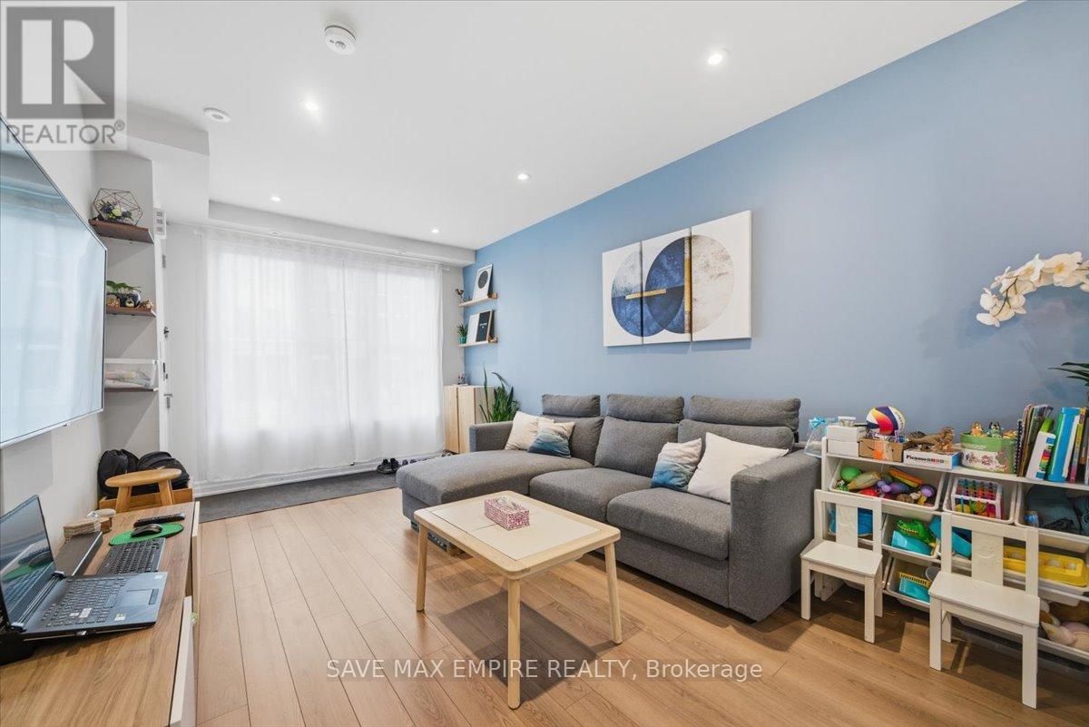 227 - 652 CRICKLEWOOD DRIVE Image 7