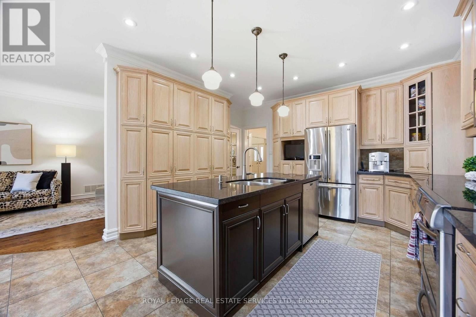 100 RATHBURN ROAD Image 10