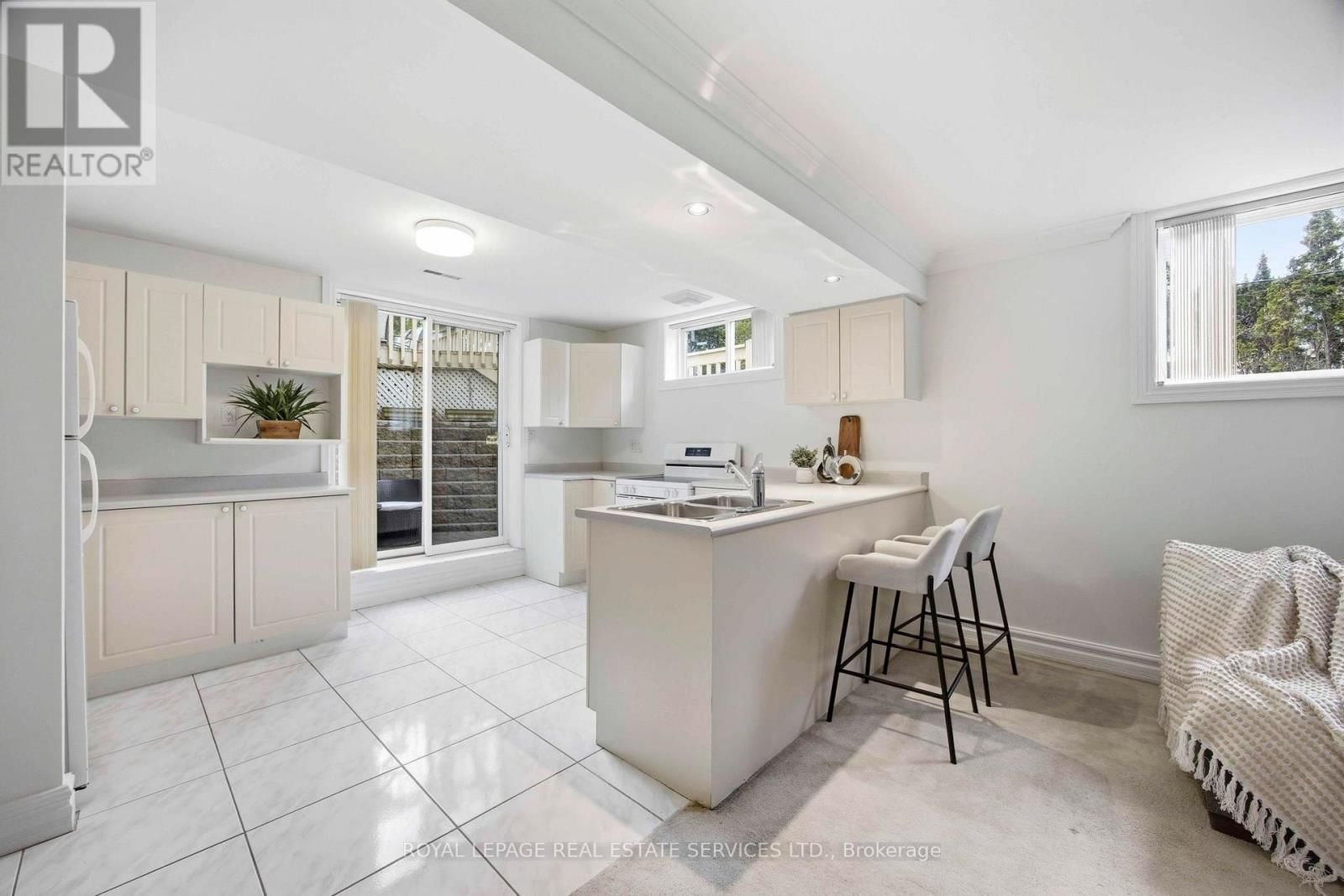 100 RATHBURN ROAD Image 31