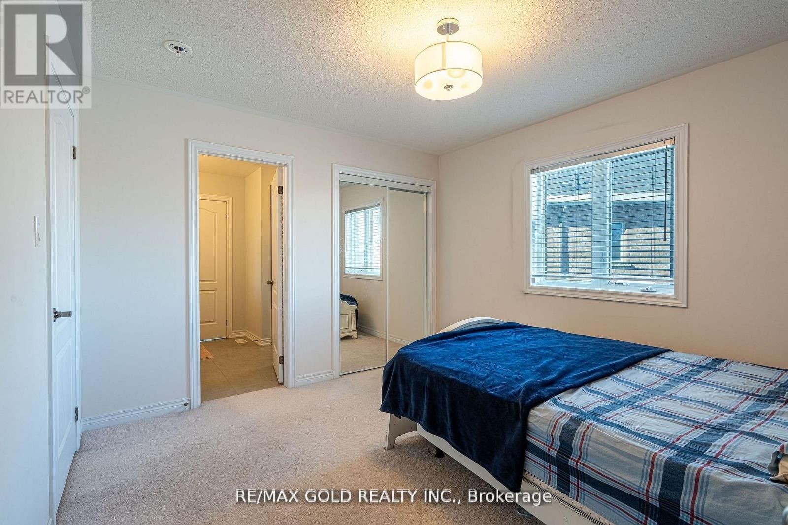 10 SPOKANNE STREET Image 24