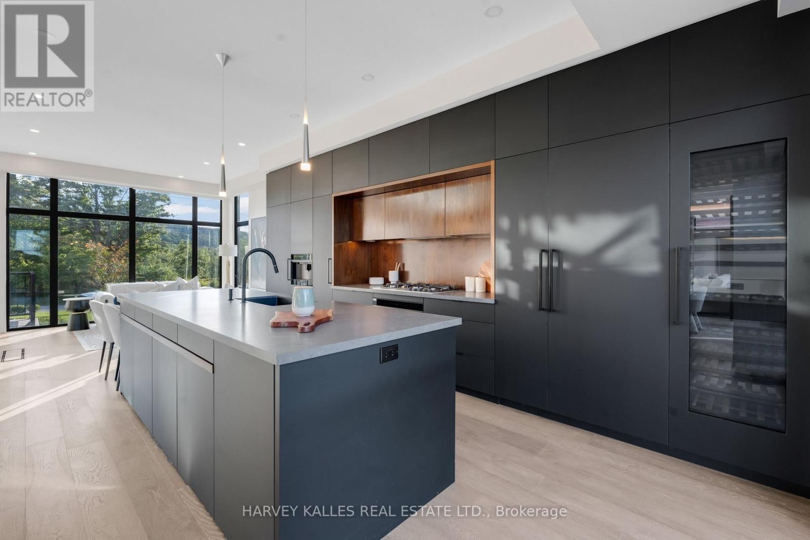 29 PERU ROAD Image 10