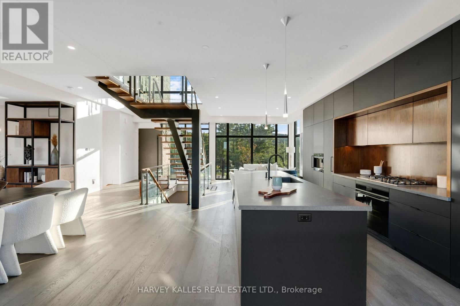 29 PERU ROAD Image 12