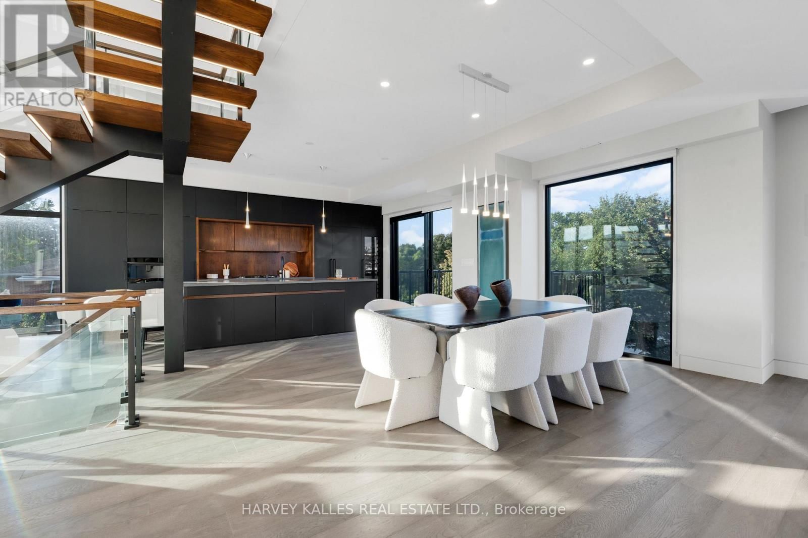 29 PERU ROAD Image 13