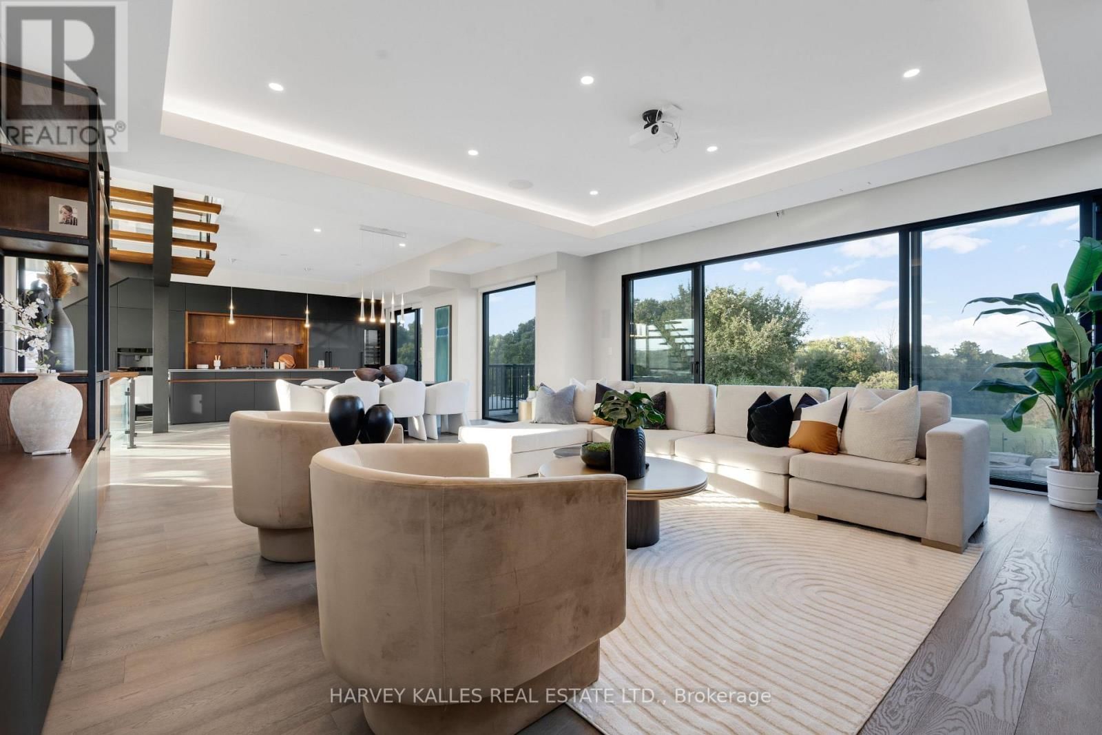 29 PERU ROAD Image 16