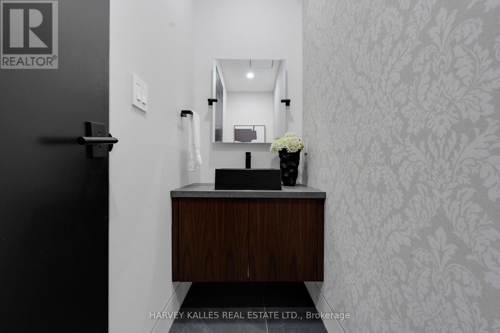 29 PERU ROAD Image 20