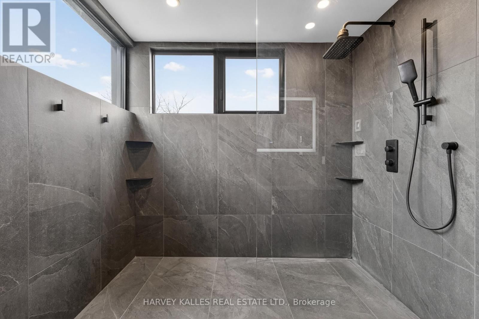 29 PERU ROAD Image 25