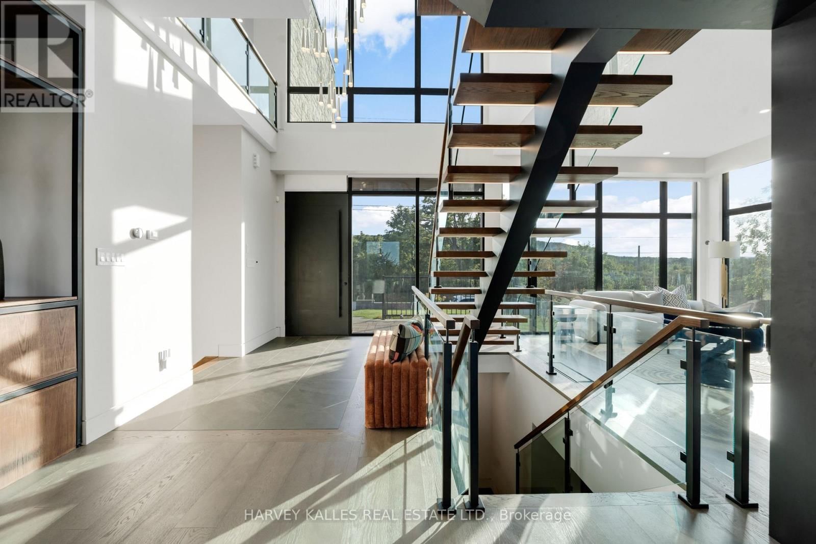 29 PERU ROAD Image 3