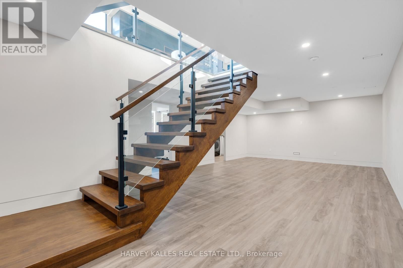 29 PERU ROAD Image 40