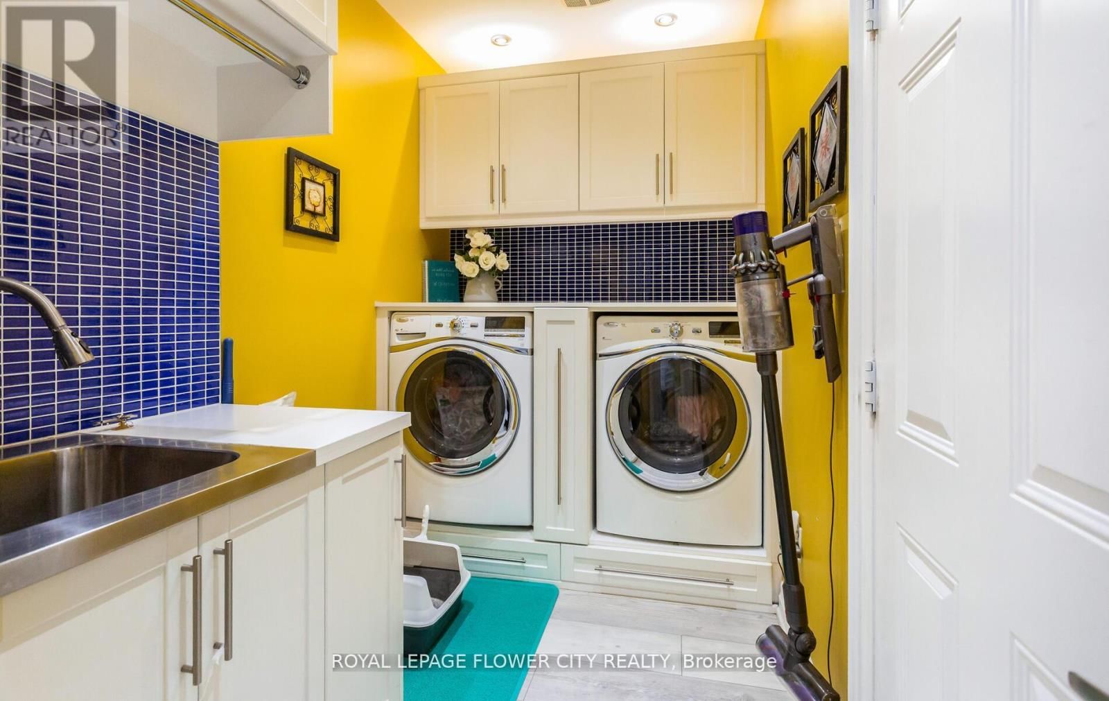 21 ARKWRIGHT DRIVE Image 32